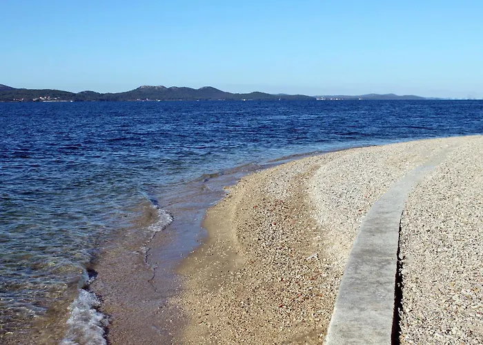 By The Sea - 11686 Ζαντάρ